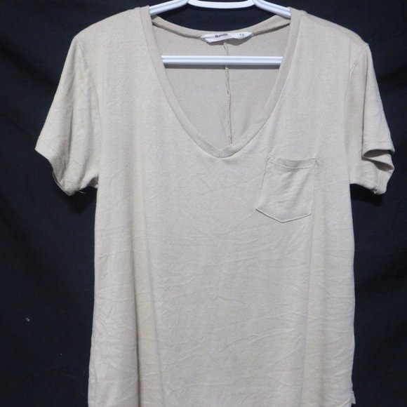 BLUENOTES, small, Two soft V Neck short sleeve shirts with pocket, GUC - Picture 3 of 14